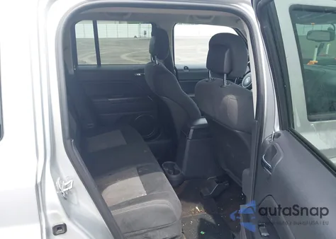 2013 Jeep Patriot Latitude z USA, uszkodzony, nr VIN 1C4NJPFAXDD260612